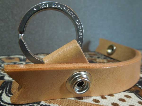 KC's Leather Craft Bow Key RingAȖ؃U[̃{^̃L[z_[ Natural