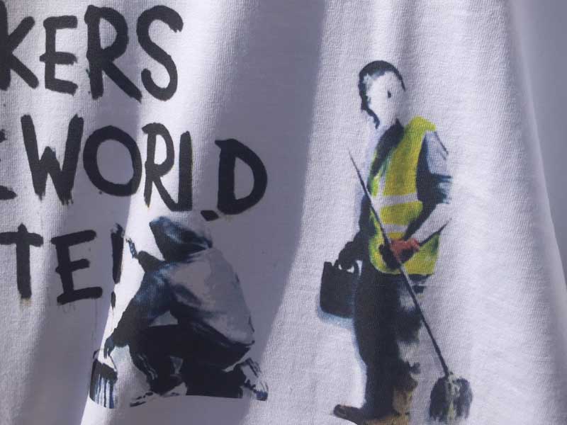 Vi Banksy oNV[@XeVA[g@OtBeB[TVc from UK Workers Of The World Unite S/S Tee