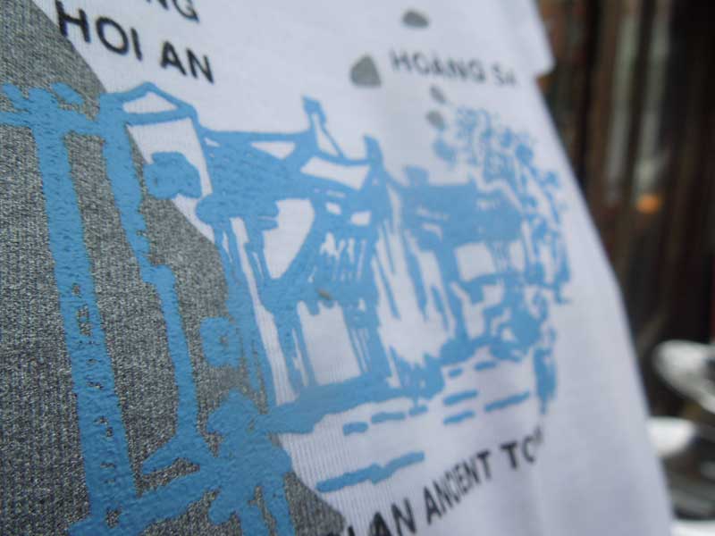 新品　ベトナムのTシャツ、ベトナム地図Tee