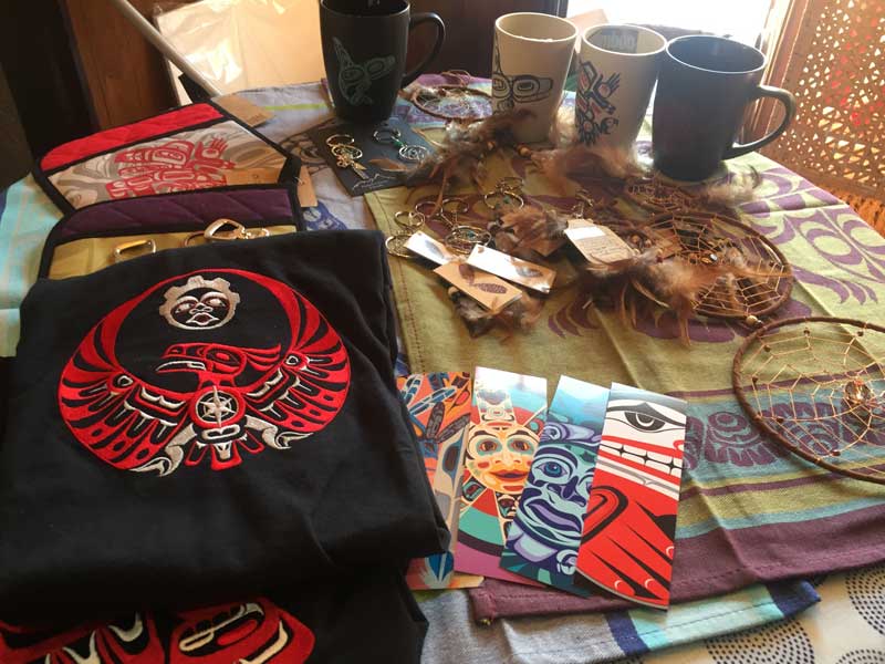 北米　カナダ カナダ インディアン ハイダ族のアートワークの雑貨、ドリームキャッチャーの雑貨