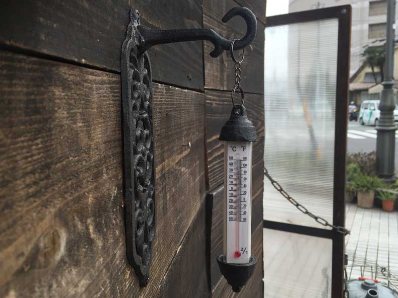 新品　Dulton ダルトン 壁掛け式 アイアン鋳物の温度計、ウォールデコ