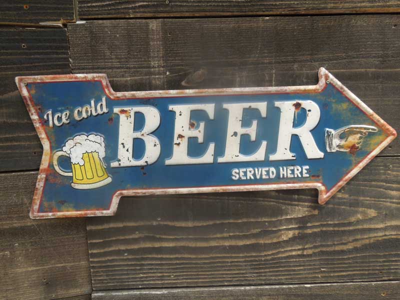 Vi@AeB[NH uL̃r[̖^ŔAIce Cold Beer Served Here Arrow Sign