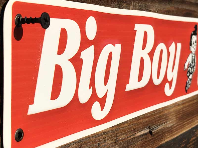 アメリカ生まれのファミリーレストラン BIG BOY OPEN 24 HOURS、ビッグボーイのエンボス メタルサイン 