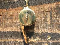 新品 Dulton Brass Whistle key holder ダルトン 真鍮製のホイッスルキーホルダー