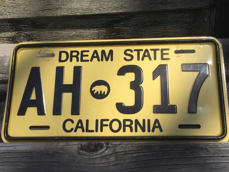 Vintage Used US Number Plateアメリカのナンバープレート California Dream State