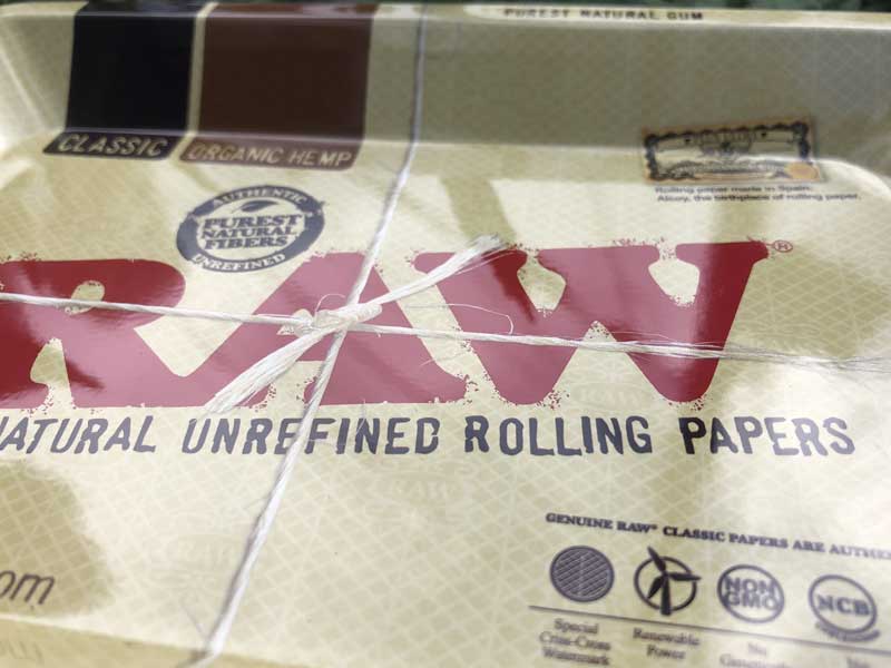 Raw Joint Paper & RollerAE@nɗDGRȃy[p[&[O}V