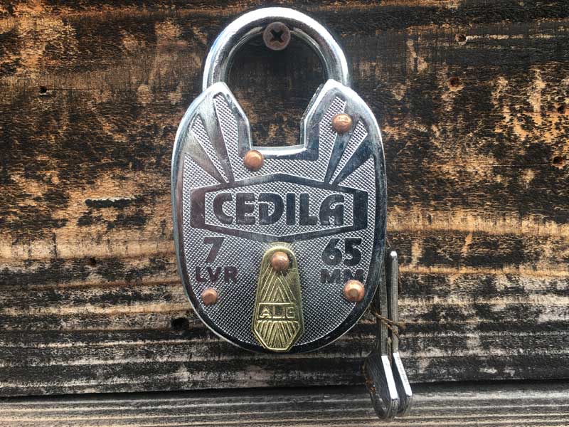 Antique、Retro Large Key Cedila/アンティーク、レトロなインドの大きな南京錠