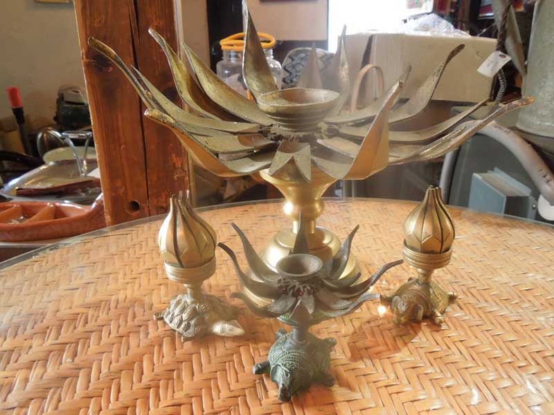 Nepal ネパールの真鍮製の蓮の花と象のキャンドルスタンド、Brass Lotus Candle Stand