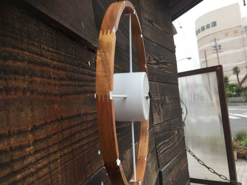 新品 Interform　Shandrum Clock インターフォルム　シャンドラム　木とスチールの壁掛け時計