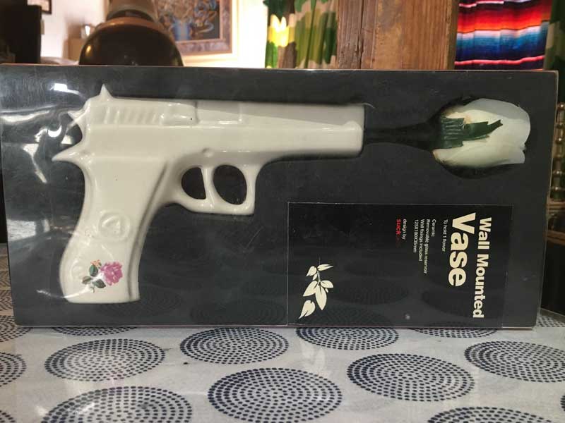 新品 SUCK UK Wall Gun Vase サックUK ガン、銃型　壁面設置の一輪差し、花瓶