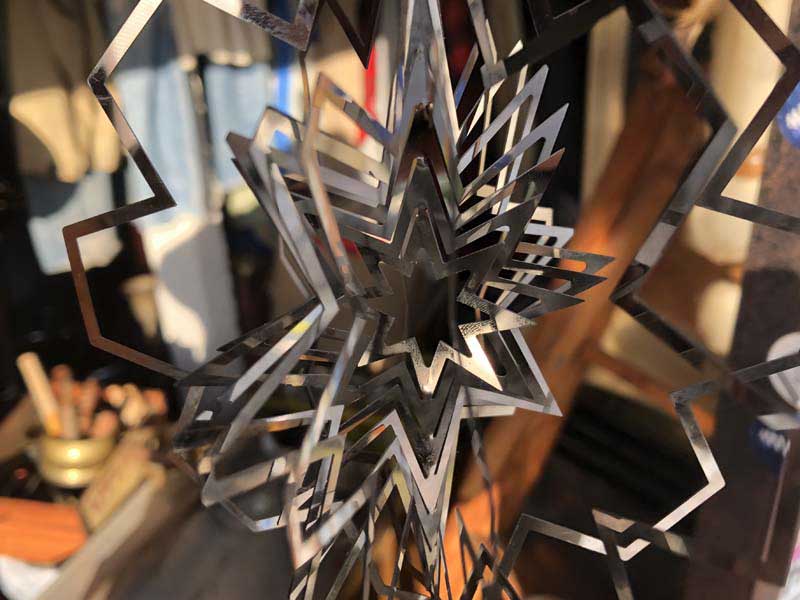 Wind Spinner 5 inch Snowflake、視覚効果抜群な自然の恵み雑貨　雪の結晶デザイン　ウィンドスピナー