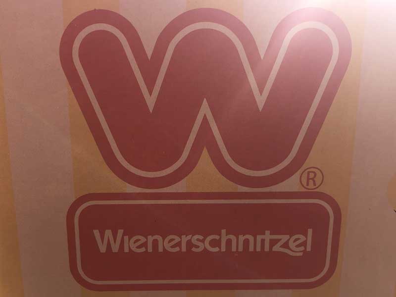 US TOY/Wienerschnitzel Statue/カリフォルニアのホットドッグ屋さんウィンナーシュニッツェルのフィギュア